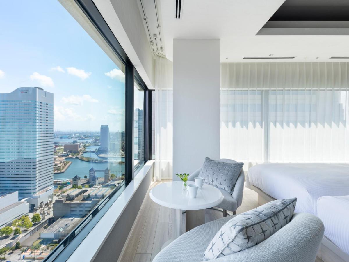 Mitsui Garden Hotel Yokohama Minatomirai Premier Buitenkant foto View from a suite