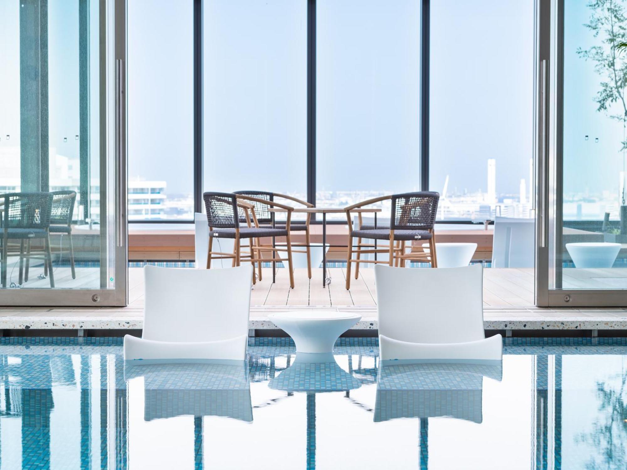 Mitsui Garden Hotel Yokohama Minatomirai Premier Buitenkant foto The Sky Pool